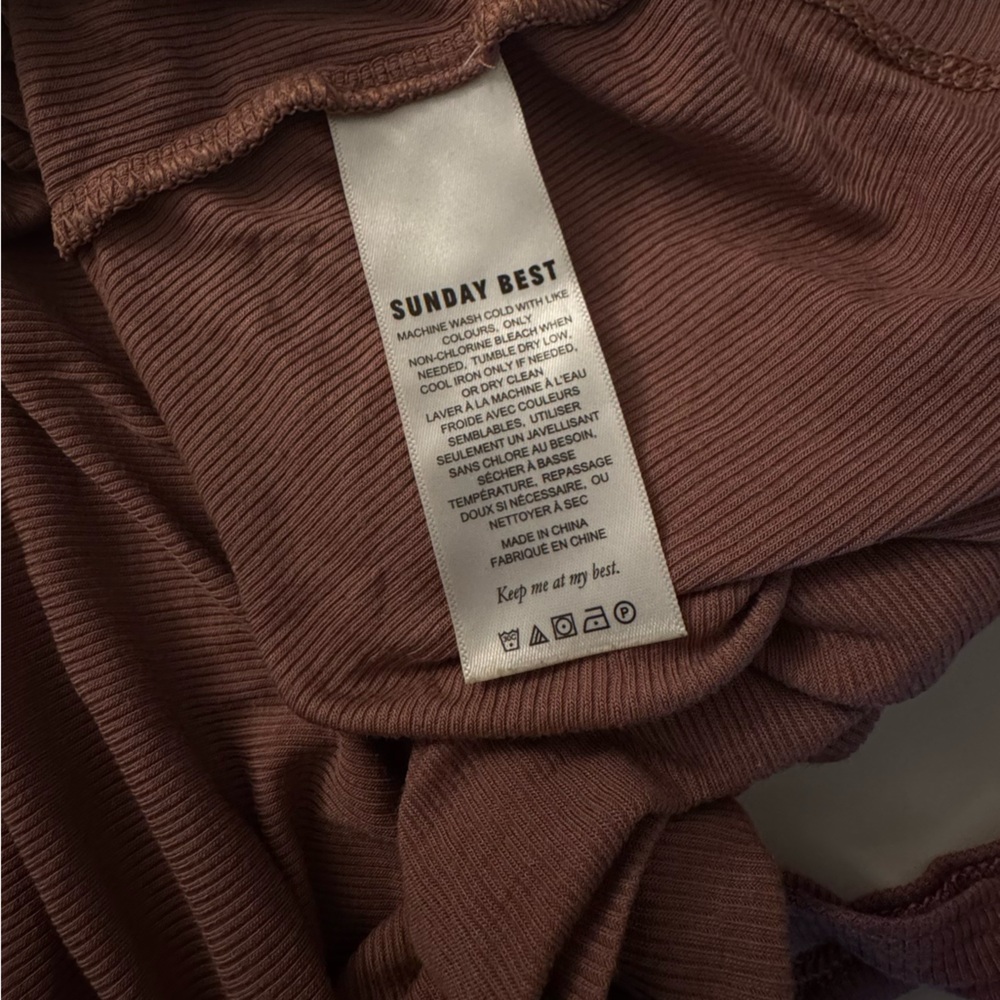 Aritzia Sunday Best “Camille” cropped tank - Picture 3 of 3